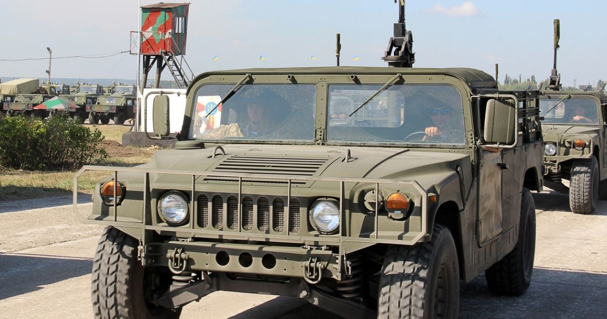 Во время подготовки к торжествам на военном аэродроме в Чугуеве / © Министерство обороны Украины