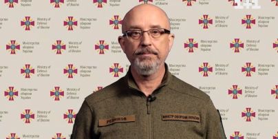 Зарплаты военных: министр обороны Резников объяснил механизм начисления "боевых"