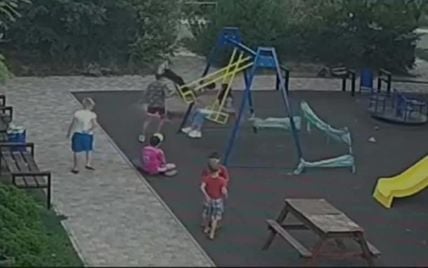 Трагедия на детской площадке: в Одессе мальчик наткнулся на штырь и оказался в реанимации