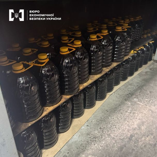 Підпільне виробництво алкогольної продукції у Київській та Рівненській областях / © 