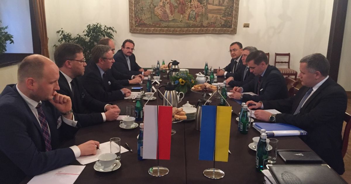 Україна зніме мораторій на розкопки на догоду Польщі – Адміністрація президента