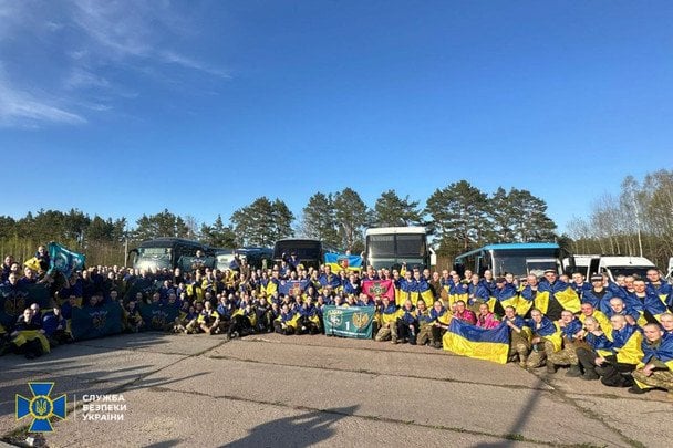 Ще 277 воїнів повернулися додому з російського полону / © СБУ
