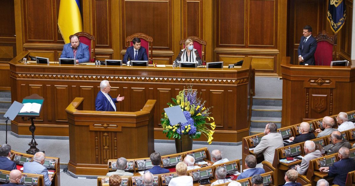 Зеленский объяснил, почему включил Кравчука к переговорам по Донбассу