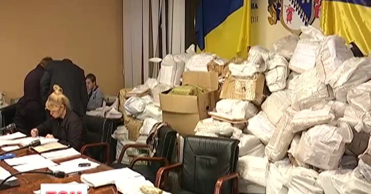 На Днепропетровщине тормозится подсчет голосов избирателей