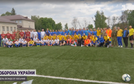 "За мир в Украине": в разрушенной российскими оккупантами Бородянке состоялся благотворительный футбольный турнир (видео)
