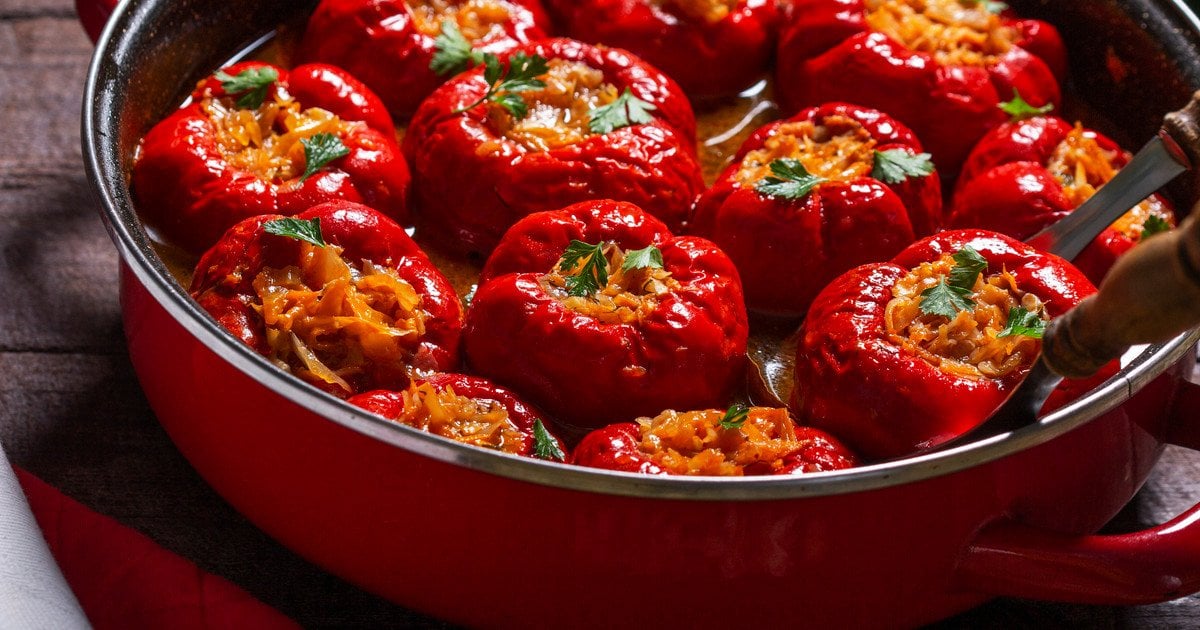 Болгарський перець, фарширований овочами