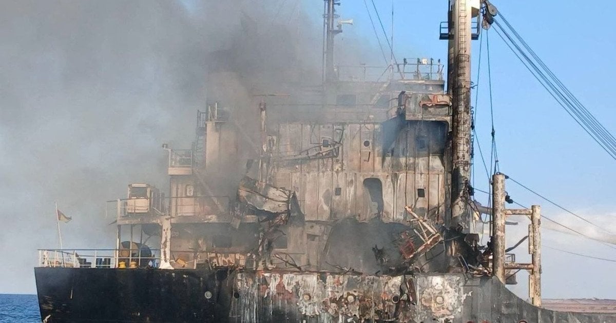 Росія вдарила по судну з зерном біля Одеси: загинули шестеро моряків, ще четверо зникли (фото)
