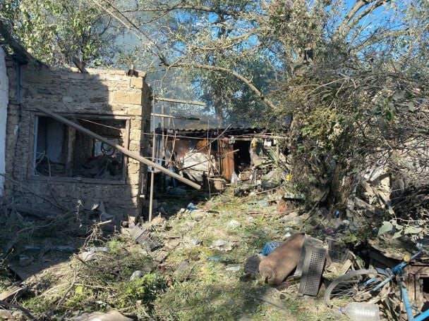 Внаслідок авіаудару по Одрадокамʼянці загинуло дві жінки. / © Голова Херсонської ОВА Олександр Прокудін.