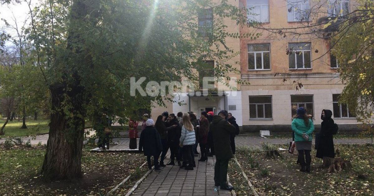 В Керчи из-за угрозы минирования эвакуировали колледж, где произошло массовое убийство студентов