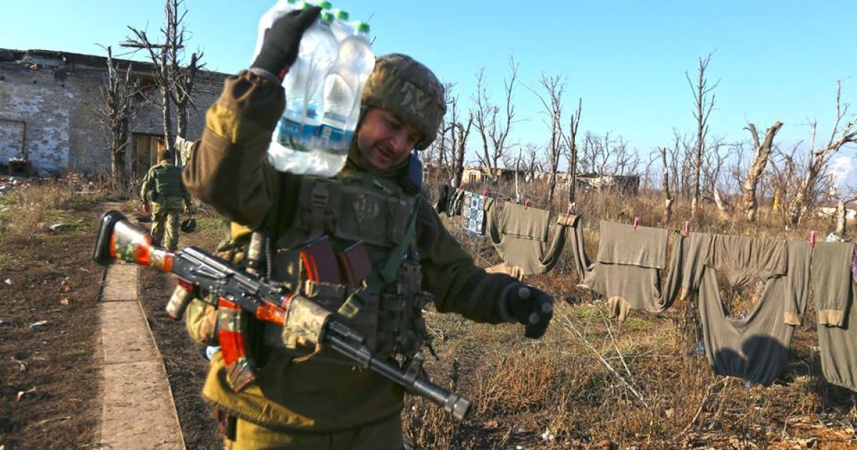 Бійці на передовій назвали причину дивного недільного затишшя