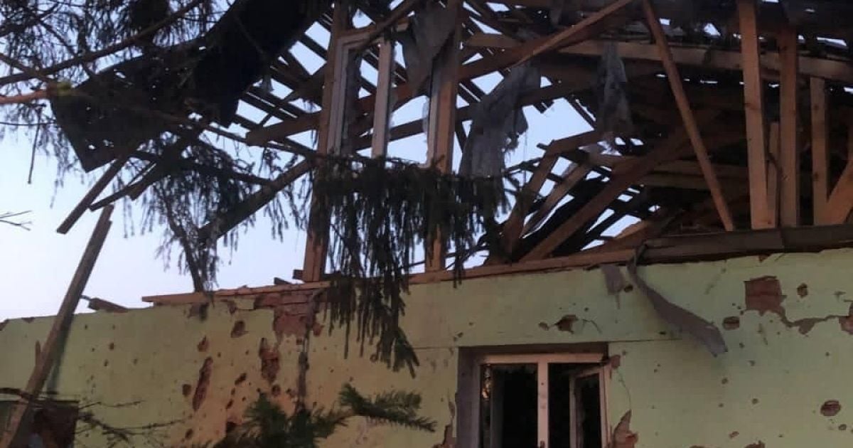 Окупанти з Росії щільно обстрілюють прикордоння Сумської області: є поранені, багато руйнувань (фото)