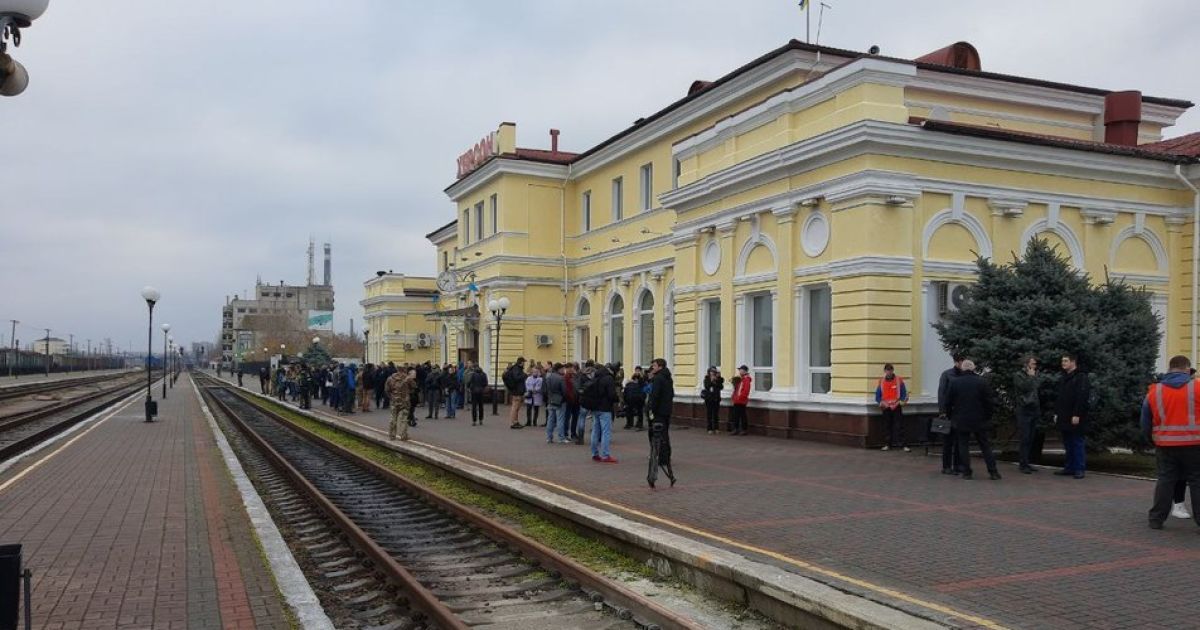 До Херсона прибув перший від початку повномасштабного вторгнення поїзд з Києва (відео)