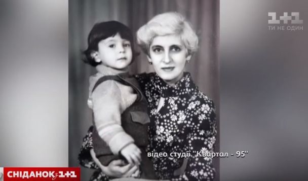 Володимир Зеленський з мамою / © Сніданок з 1+1