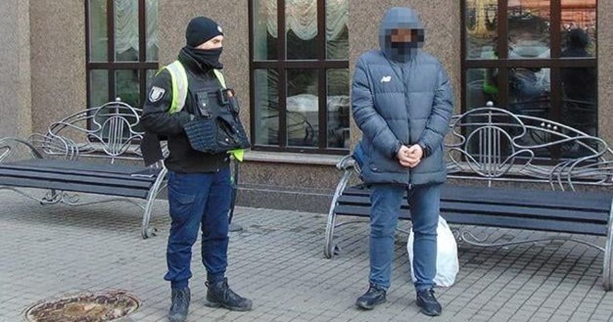 У Києві чоловік за схемою «родич у біді» видурив у пенсіонерки 7 тисяч доларів / © Полиция Киева / Facebook