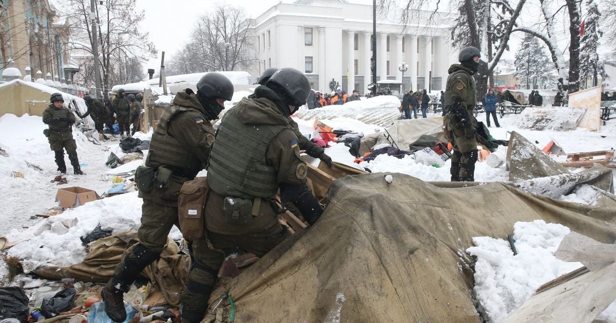 У Червоному Хресті нарахували близько двох десятків постраждалих у сутичках біля Ради