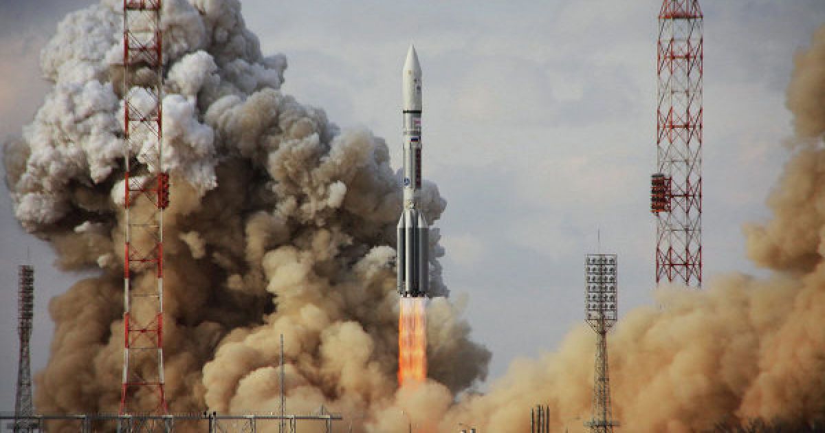 Расследование установило, что авария произошла из-за отказа рулевого двигателя третьей ступени