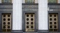Партии Зеленского и Вакарчука наращивают поддержку перед выборами в Раду