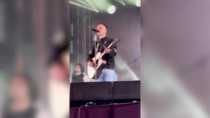 Артем Пивоваров на концерті зі сльозами на очах розповів про знищений окупантами дім