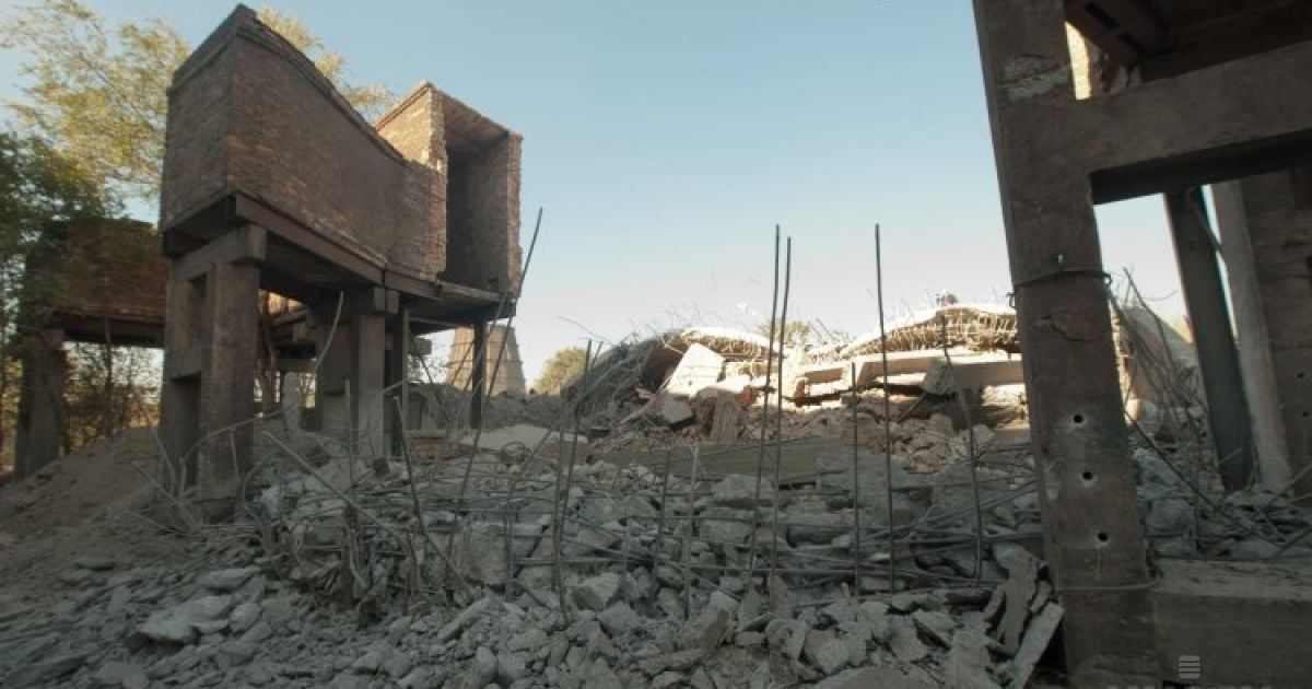 На "Запорожстали" демонтировали огромную трубу / © УНИАН