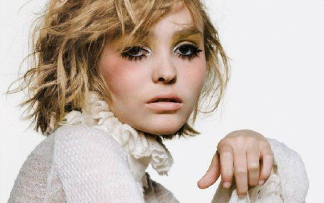 Лили-Роуз Депп снялась для VOGUE Paris / © vk.com/clublilyrose