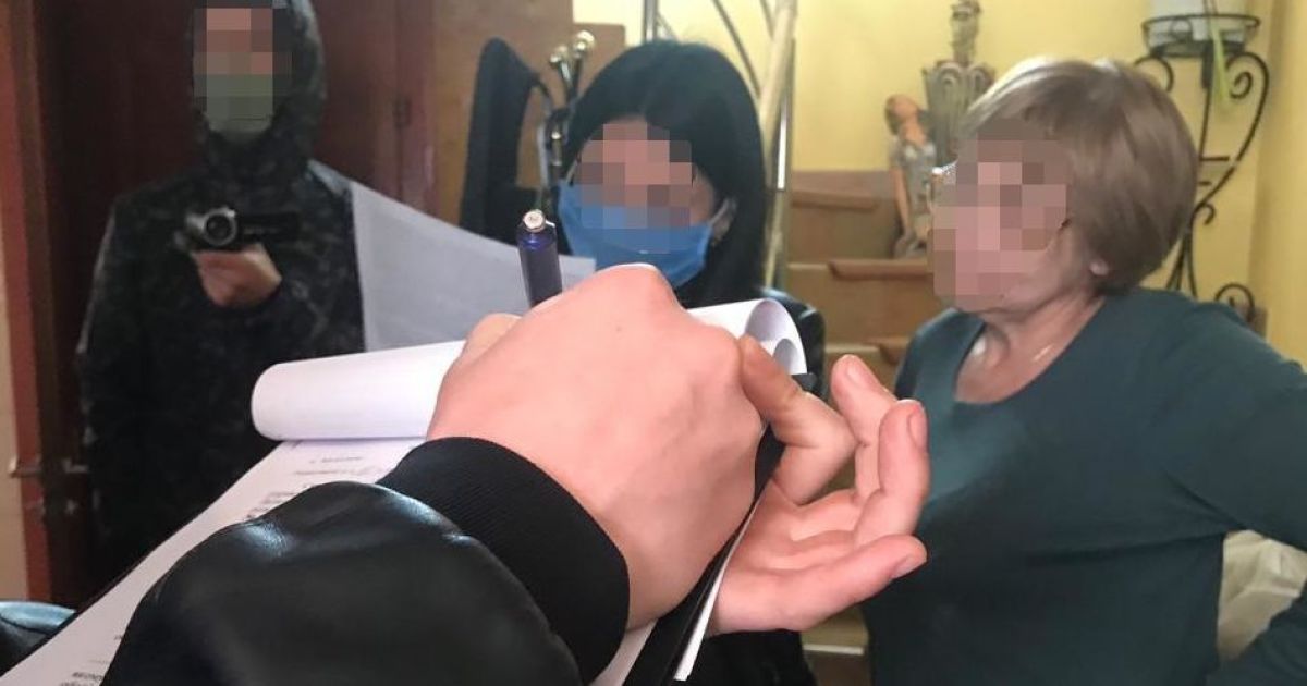 На Закарпатье пенсионерку уличили в торговле метамфетамином: среди "клиентов" были школьники