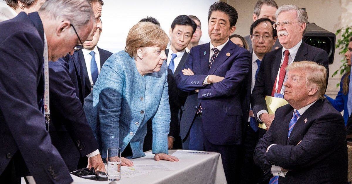 Трамп прокомментировал фотографию с Меркель, которая вызвала бурную реакцию в Сети