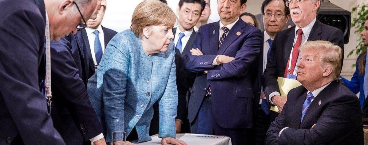Трамп прокомментировал фотографию с Меркель, которая вызвала бурную реакцию в Сети