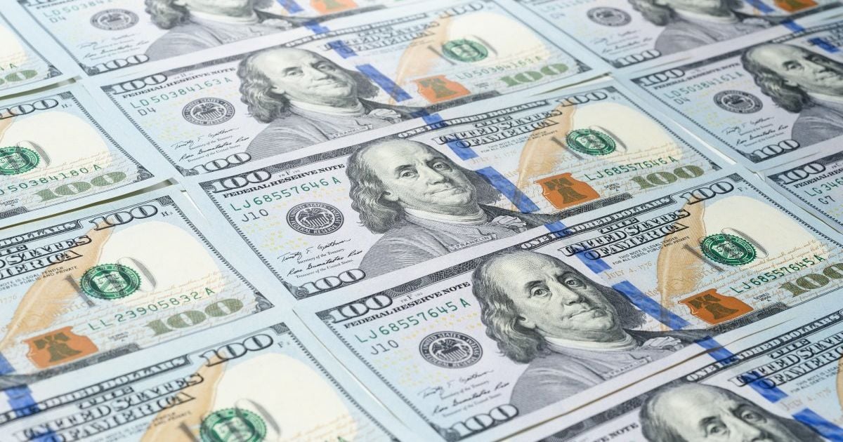 Курс валют на 27 листопада: скільки коштують долар і євро