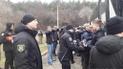 Добре озброєні та неповнолітні: у поліції розповіли подробиці про затриманих на Одещині "тітушок"
