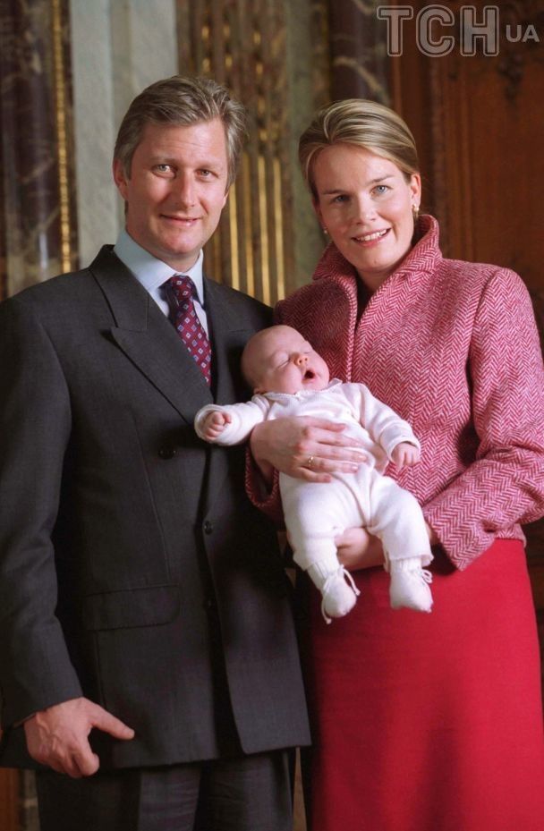 Принцесса Елизавета со своими родителями - королем Филиппом и королевой Матильдой / © Getty Images