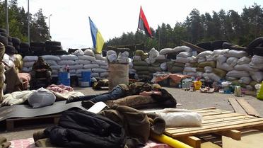 Бойца уверяют, что они находятся там исключительно для наблюдения / © ТСН.ua