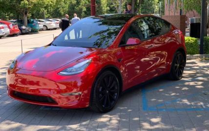 Tesla розповіла про старт продажів і ціни Model Y в Європі