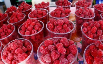 На ринках рекордно дорогі ягоди: чим зумовлена висока вартість і чи впадуть ціни