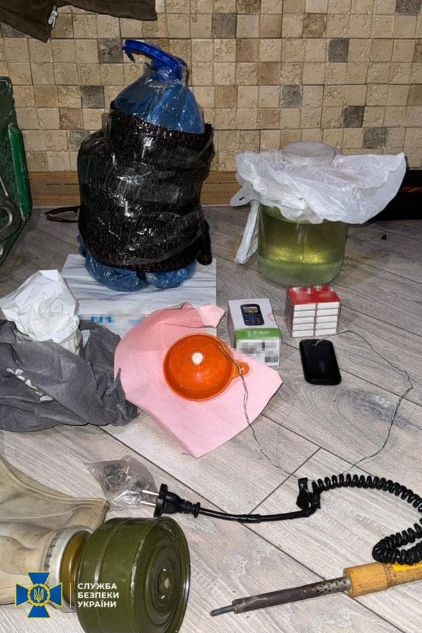 Російських спецслужб планував підірвати саморобну бомбу  / © Служба безпеки України