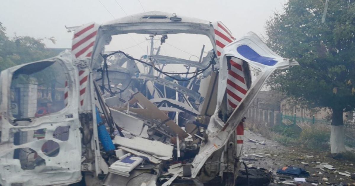 Вражеский дрон сбросил взрывчатку на карету "скорой" в Херсонской области