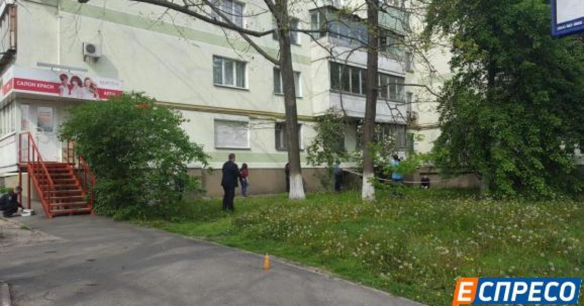 В Киеве из окна выбросился журналист - СМИ