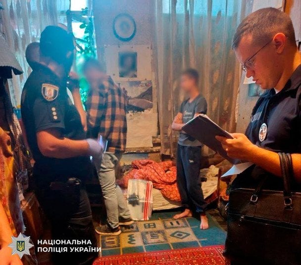 Затримання неповнолітніх нападників / © Поліція Києва