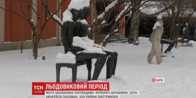 Сильний мороз та хурделиця паралізували більшу частину Європи