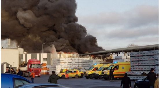 У Латвії горів американський завод з виробництва безпілотників, які поставляли до України: відео