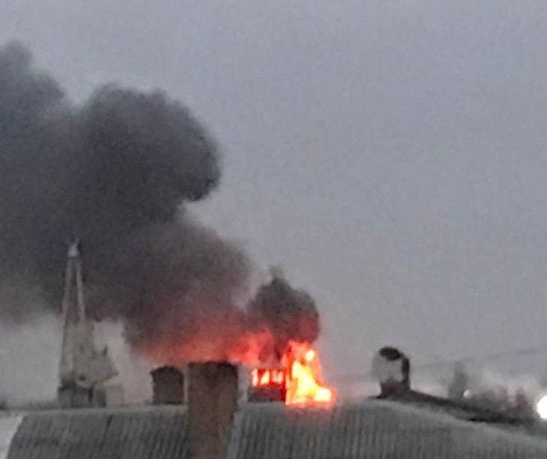У місті виникла пожежа і видно дим. Фото: Телеграм-канал “ВЛ”.