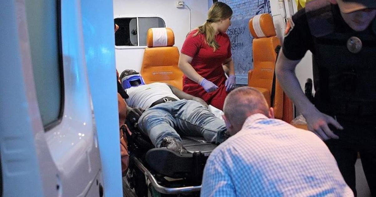 У Луцьку група молодиків побила темношкірого хлопця