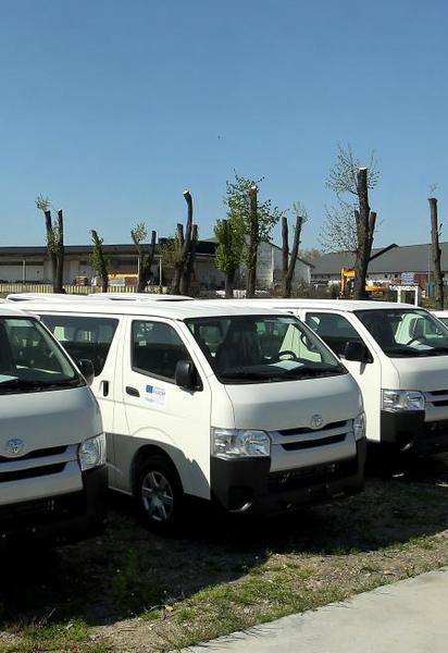 ЄС передав українським правоохоронцям майже 100 автомобілів