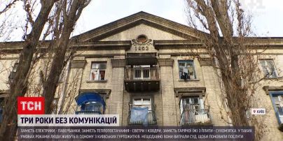 Павербанки, свитера и сухпайки: как живут люди в одном из столичных общежитий