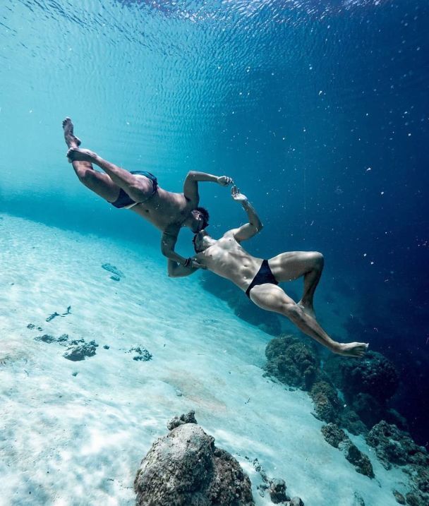 Андрій Хветкевич з коханим / © instagram.com/diveeasy