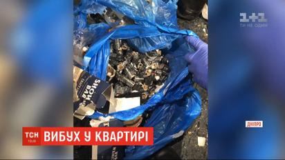 Делал взрывчатку: вследствие детонирования пакета с петардами тяжелые травмы получили мужчина и девушка