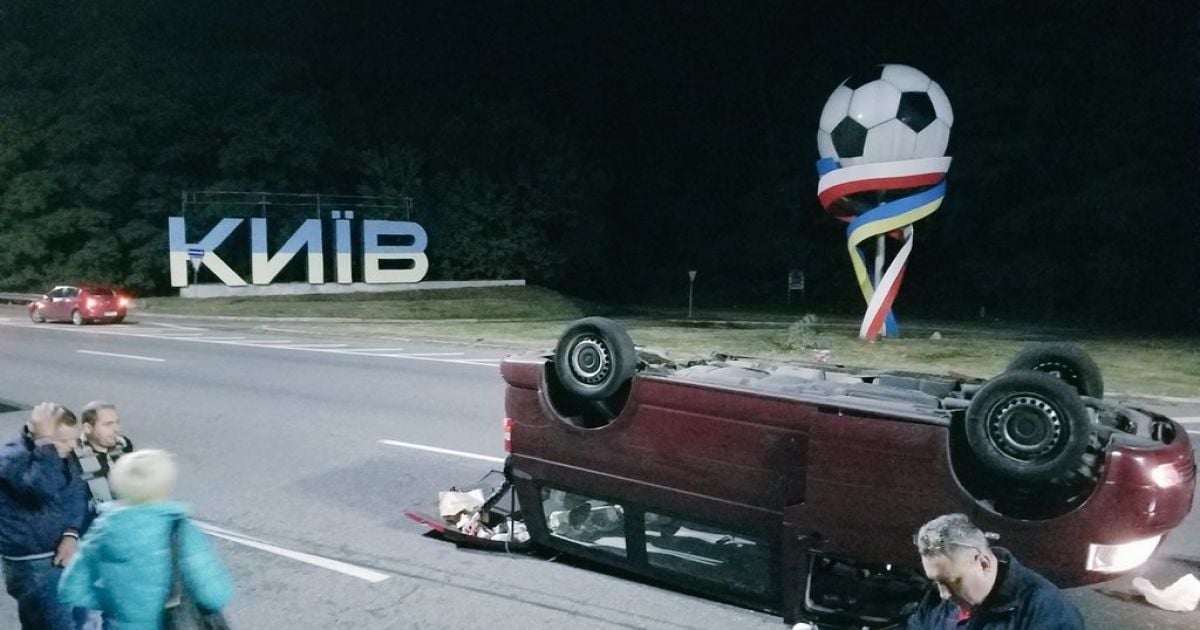 Під Києвом п'яний водій BMW протаранив мікроавтобус із пасажирами