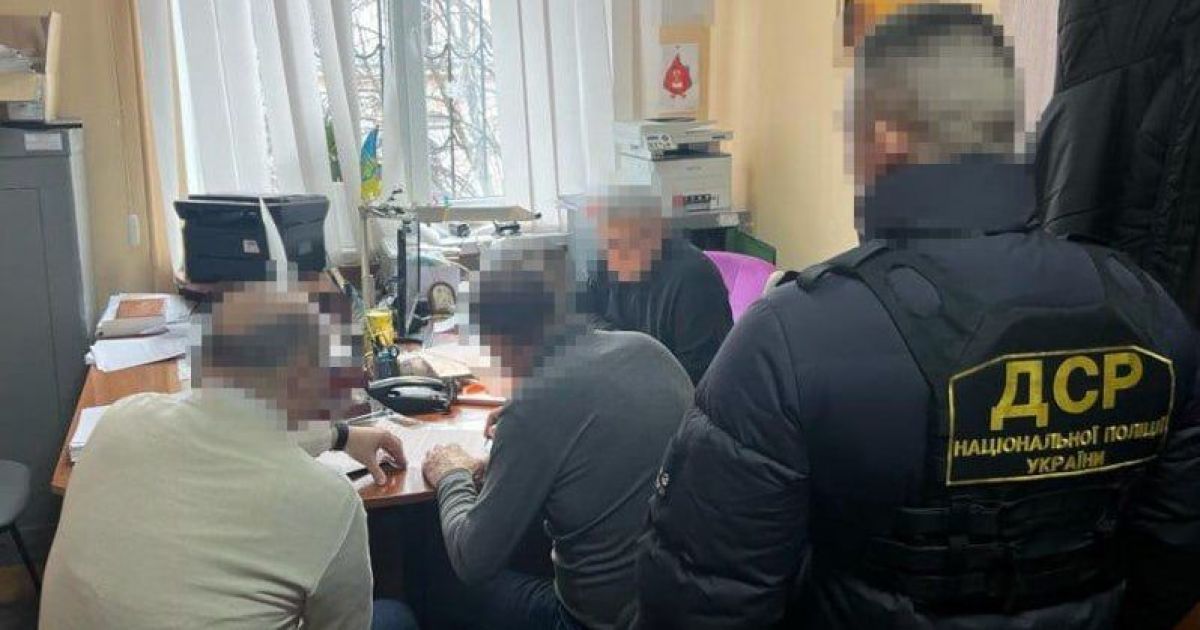 Присвоил 121 млн грн на ремонт дорог: в Киевской области директору компании объявили подозрение (фото)