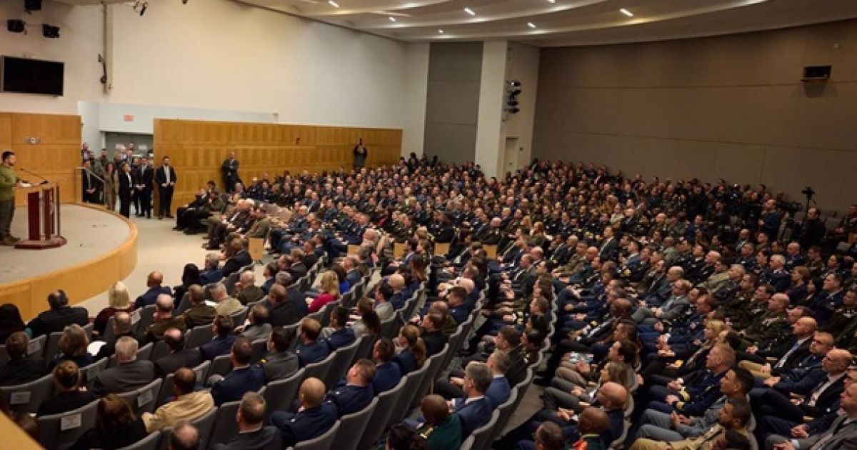 Зеленський під час візиту до США виступив у Національному університеті оборони Фото: ОП