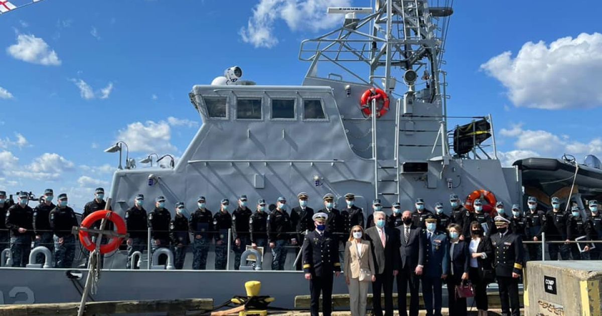 Українські моряки завершили навчання для служби на катерах типу Island і вирушають додому