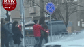 З'явилося відео, як у Києві грабують перехожих просто на ходу